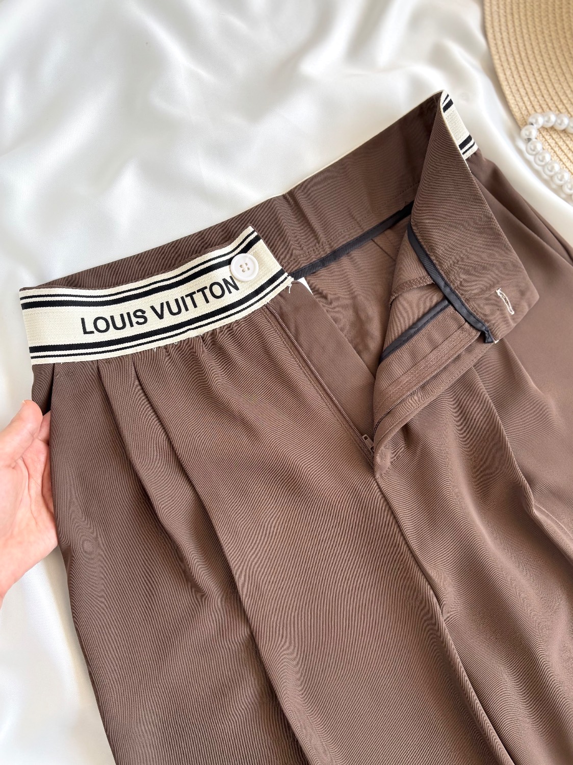 شلوار برند LOUIS VUITTON