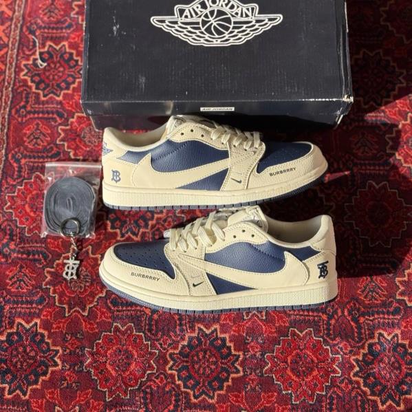 جردن 1 ترویس اسکات Nike Air Jordan 1Travis Scott 