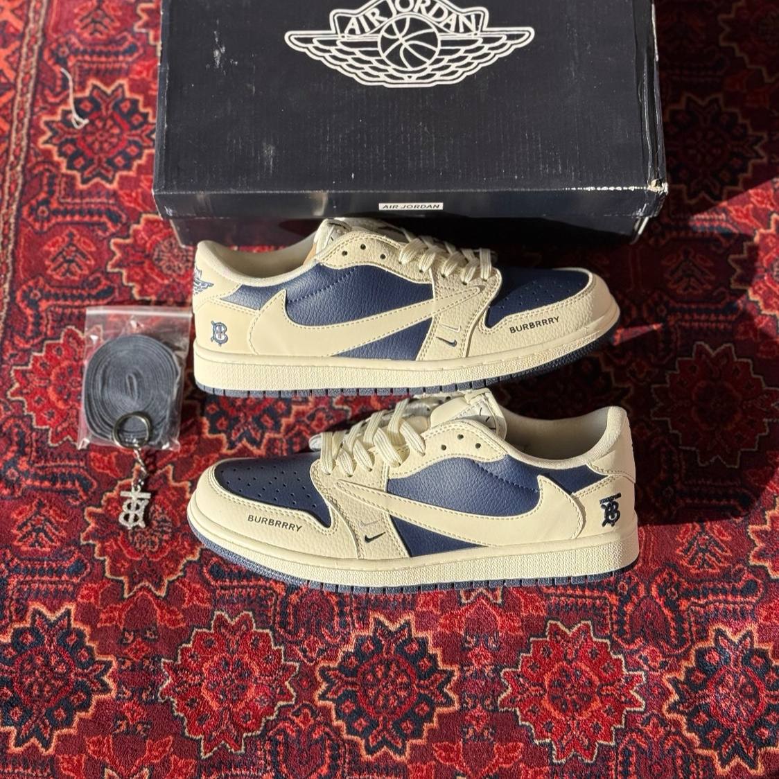 جردن 1 ترویس اسکات Nike Air Jordan 1Travis Scott 