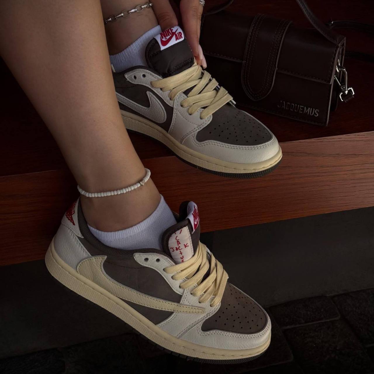 جردن 1 ترویس اسکات موکا Nike Air Jordan 1Travis Scott Mocha 