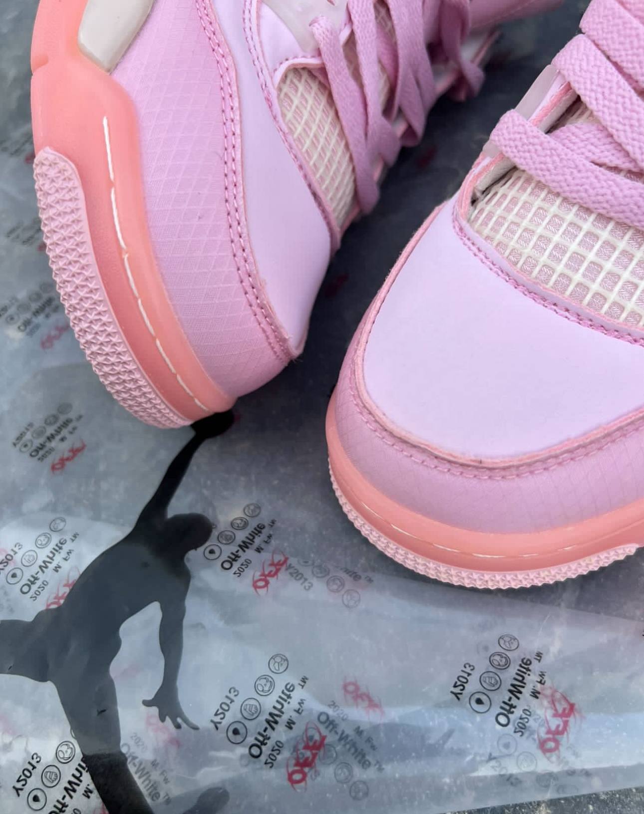 نایک ایر جردن 4 رترو اف وایت صورتی Nike Air Jordan 4 Retro x Off-White Pink 