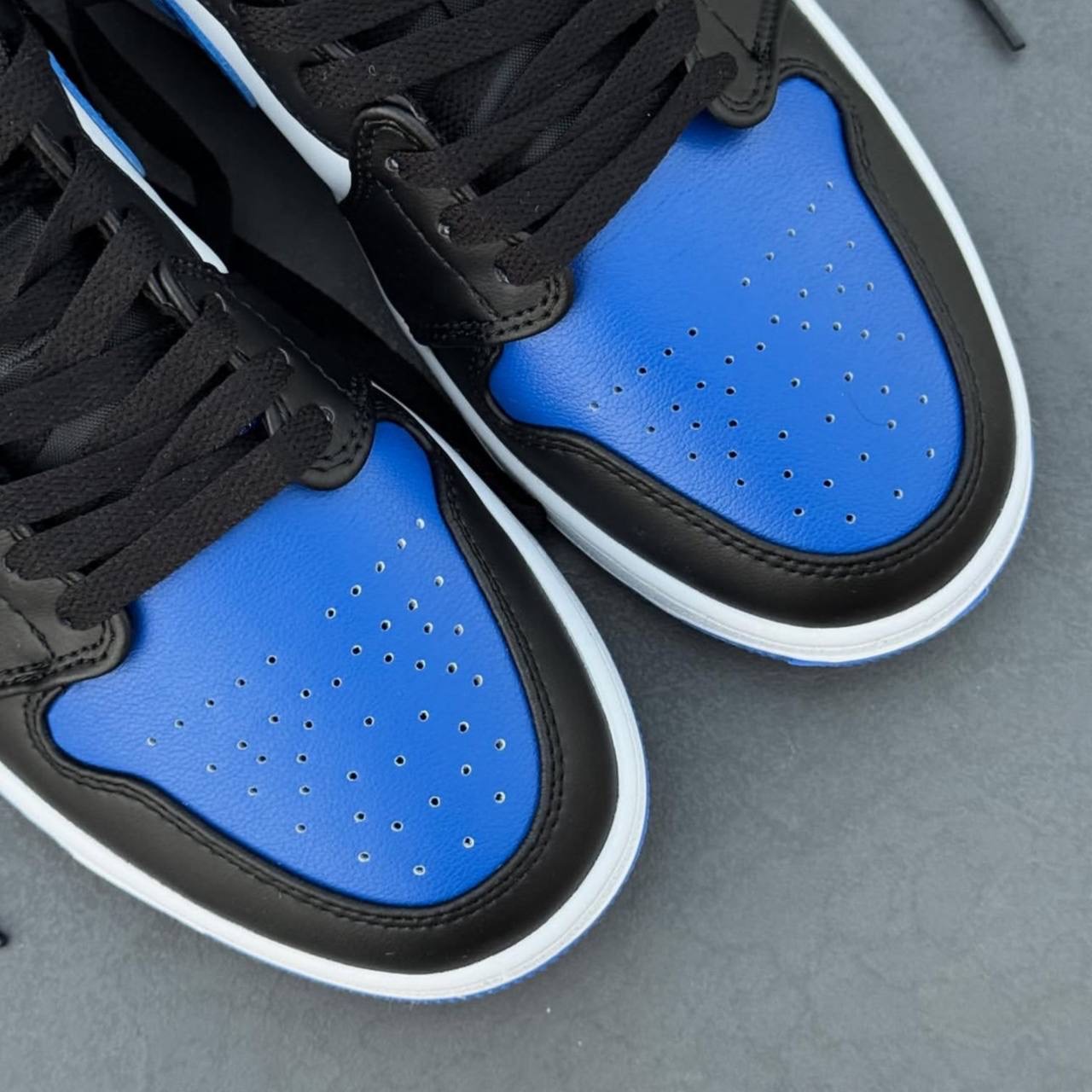 نایک ایر جردن وان ابیNike Air Jordan 1 