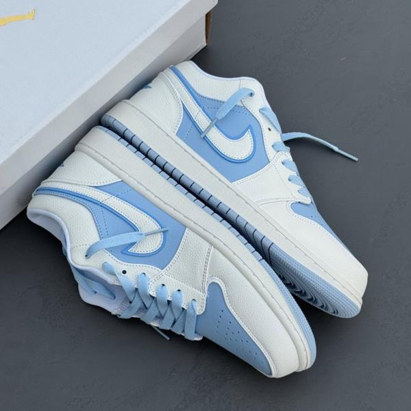 نایک ایر جردن وان ایس بلو Nike Air Jordan One