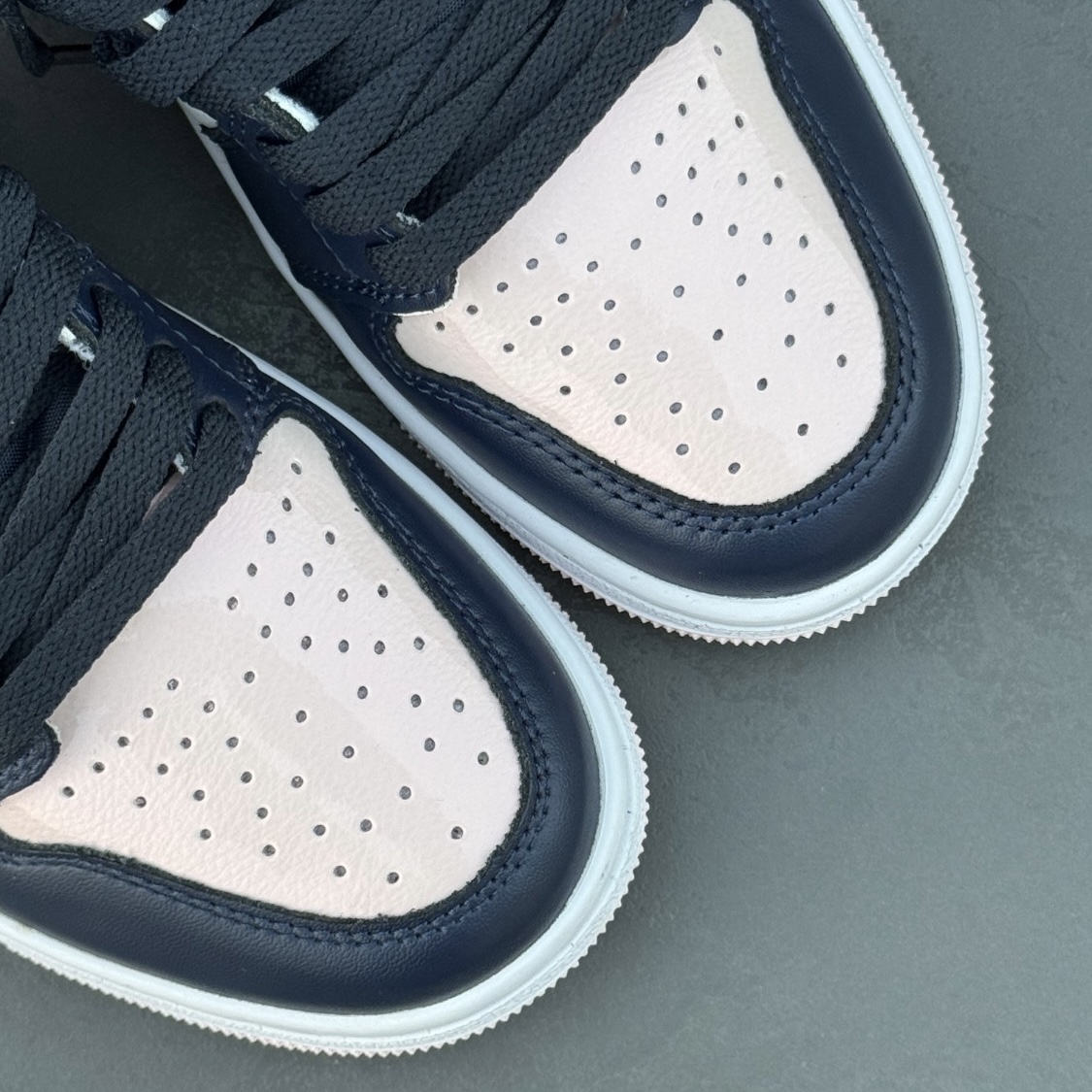 نایک ایر جردن وان صورتی Nike Air Jordan One 