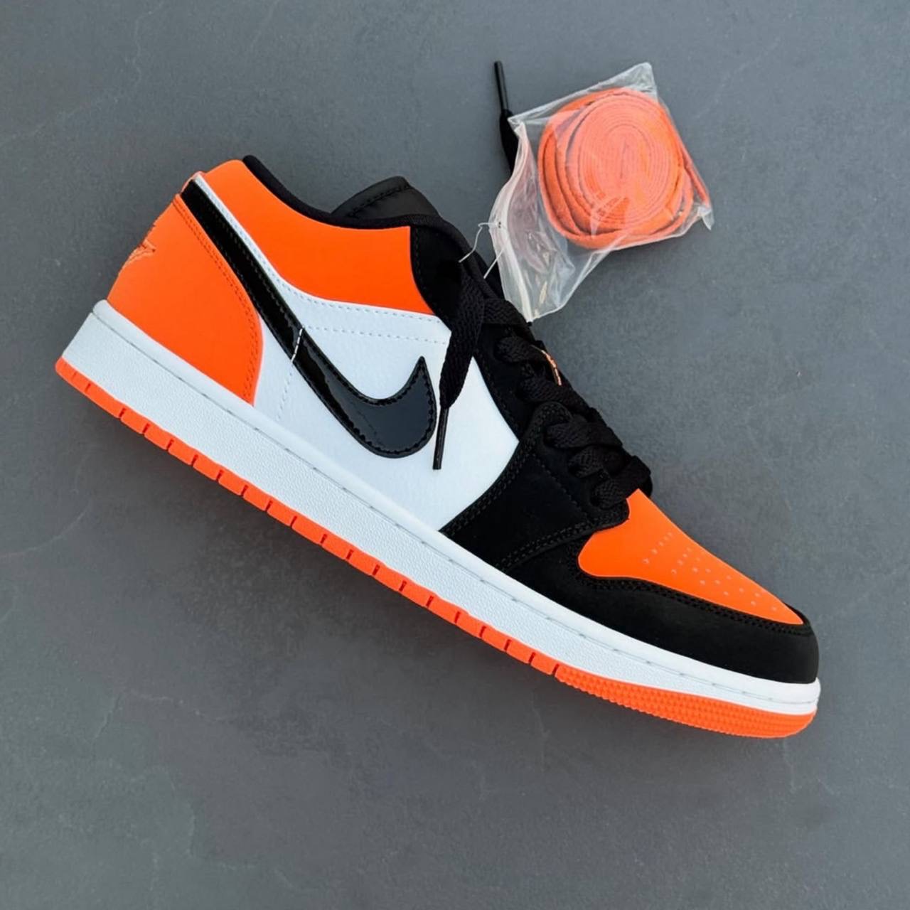 نایک ایر جردن وان نارنجیNike Air Jordan 1 