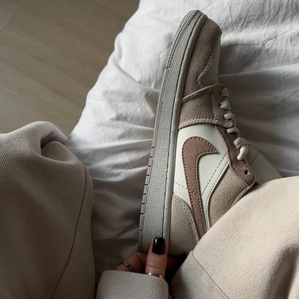 نایک ایر جردن وان پاریس قهوه ای Nike Air Jordan One 